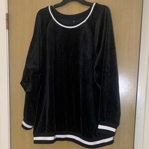 🖤🖤STUNNING HEAVIER WEIGHT PLUS SIZE (TORRID SIZE 4) VELOUR SWEATSHIRT🖤🖤